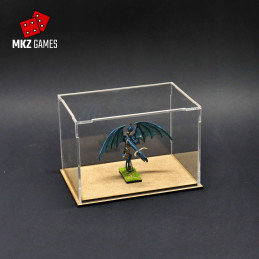 Urna de metacrilato para exponer miniaturas